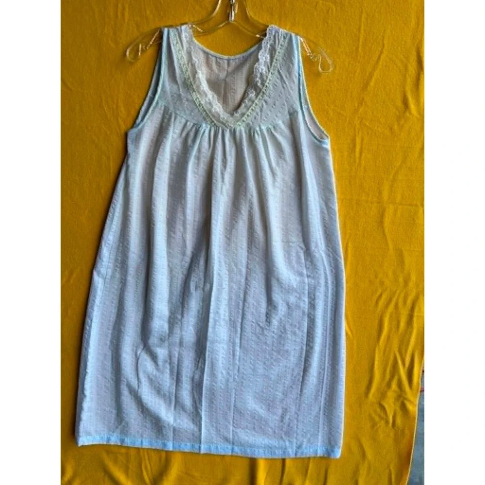Vintage Mid Length Nightgown Sleeveless Eyelet Lace‎ Trim 26-05-21